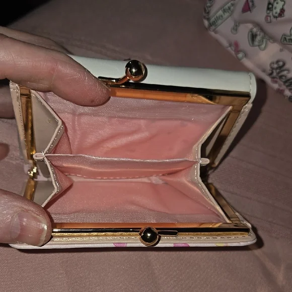 Hello Kitty Pink Backpack and Wallet - Picture 16 of 16